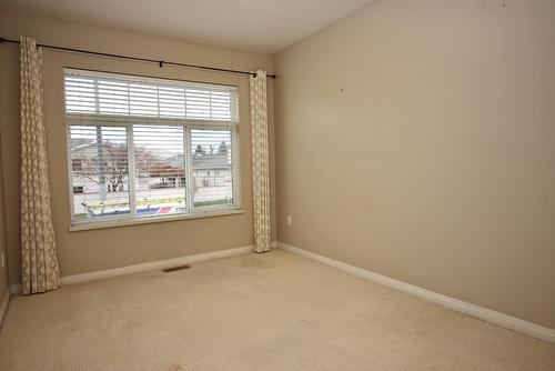 28-1853 Parkview Crescent, Kelowna, BC - Indoor Photo Showing Other Room