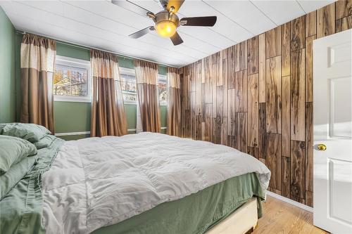 405 Creston Street, Kimberley, BC - Indoor Photo Showing Bedroom