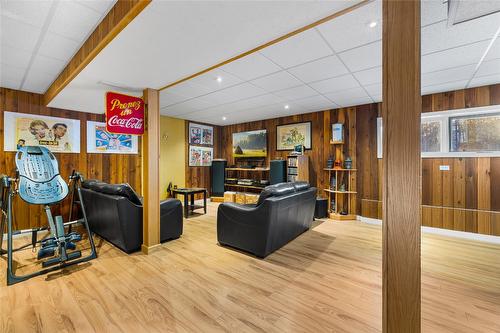 405 Creston Street, Kimberley, BC - Indoor Photo Showing Other Room