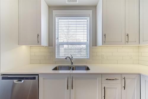 56-680 Old Meadows Road, Kelowna, BC - Indoor Photo Showing Kitchen With Double Sink