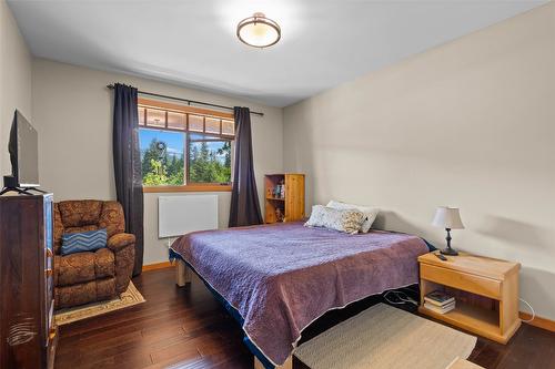 337 Sunshine Valley Road, Clearwater, BC - Indoor Photo Showing Bedroom