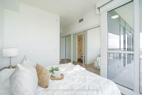 4007-2200 Lakeshore Boulevard W, Toronto, ON - Indoor Photo Showing Bedroom