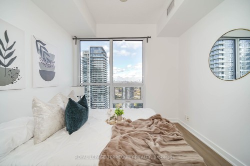 4007-2200 Lakeshore Boulevard W, Toronto, ON - Indoor Photo Showing Bedroom