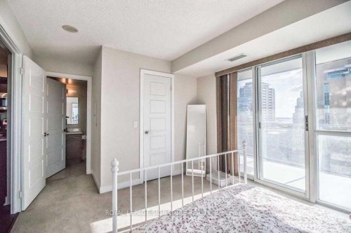 1003-100 Western Battery Road, Toronto, ON - Indoor Photo Showing Other Room