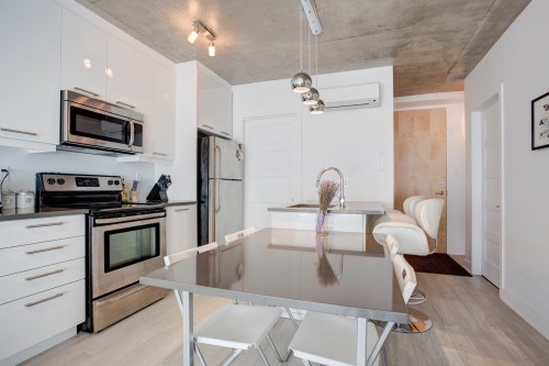 Cuisine - 418-190 Rue Murray, Montréal (Le Sud-Ouest), QC - Indoor Photo Showing Kitchen With Upgraded Kitchen