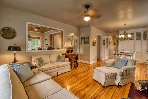 Salon - 60 Rue Lambton, Ormstown, QC - Indoor Photo Showing Living Room