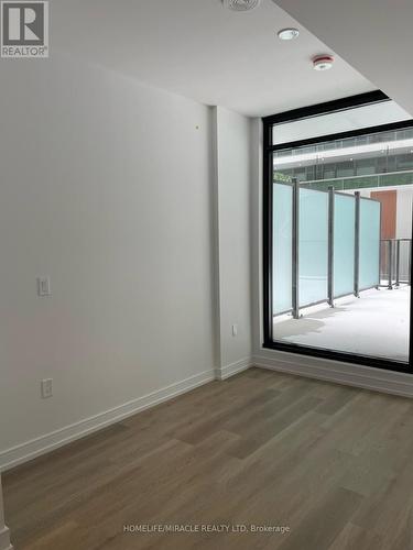 318 - 1 Jarvis Street, Hamilton, ON - Indoor Photo Showing Other Room