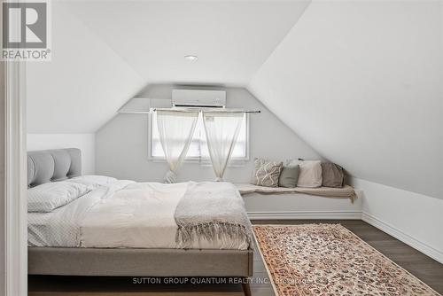 443 King William Street, Hamilton, ON - Indoor Photo Showing Bedroom