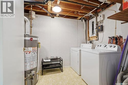 349 Waterloo Crescent, Saskatoon, SK - Indoor Photo Showing Laundry Room