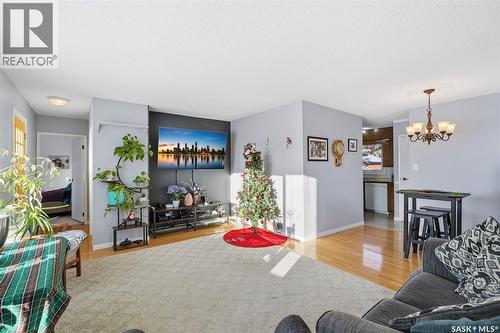 349 Waterloo Crescent, Saskatoon, SK - Indoor Photo Showing Living Room