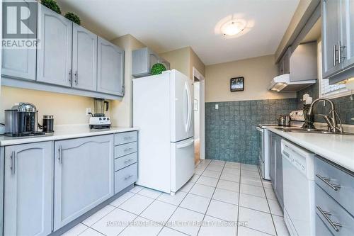 136 Chipmunk Crescent, Brampton, ON - Indoor Photo Showing Kitchen With Double Sink
