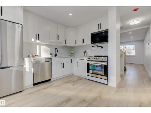 123 Morin Maze Mz Nw, Edmonton, AB - Indoor Photo Showing Kitchen