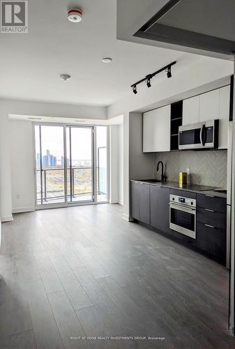 3005 - 36 Zorra Street, Toronto, ON - Indoor Photo Showing Kitchen