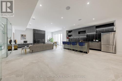 12 Bearwood Drive, Toronto, ON - Indoor