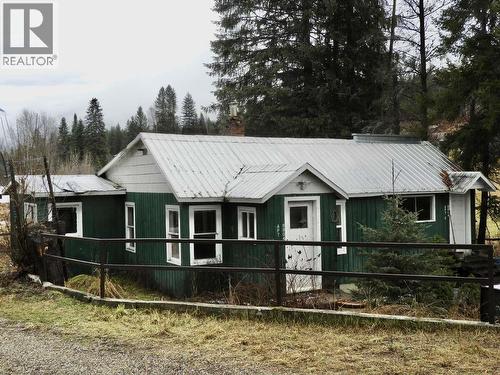 6904 Highway 6, Appledale, BC - Outdoor