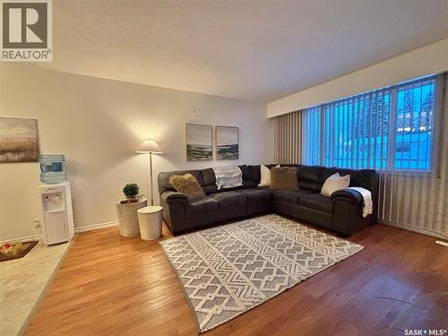 53 Bailey Drive, Yorkton, SK - Indoor Photo Showing Living Room