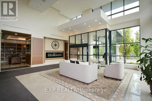 1007 - 100 John Street, Brampton, ON - Indoor Photo Showing Other Room