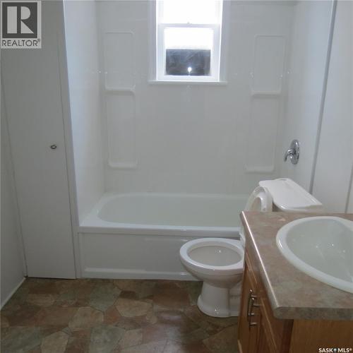 2767 Winnipeg Street, Regina, SK - Indoor Photo Showing Bathroom