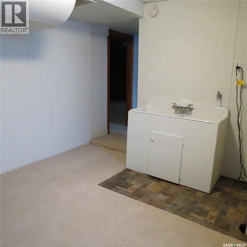 2767 Winnipeg Street, Regina, SK - Indoor Photo Showing Laundry Room