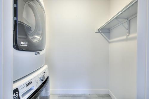 Autre - 201-440 Rue De La Gauchetière E., Montréal (Ville-Marie), QC - Indoor Photo Showing Laundry Room