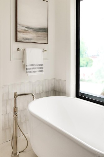 1039 Falkland Rd, Oak Bay, BC 