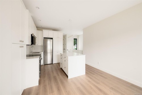 1039 Falkland Rd, Oak Bay, BC 