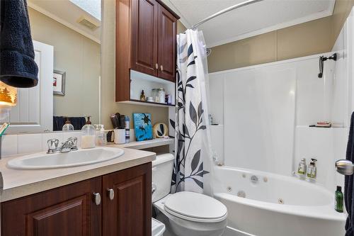 633 Barriere Lakes Road, Barriere, BC - Indoor Photo Showing Bathroom