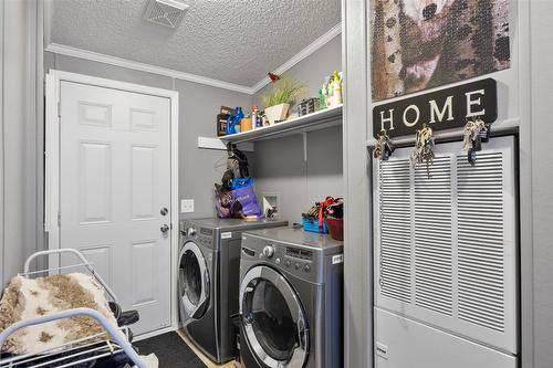 633 Barriere Lakes Road, Barriere, BC - Indoor Photo Showing Laundry Room