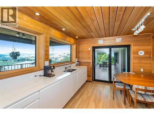 460 Crestview Drive, Coldstream, BC -  Photo Showing Dining Room
