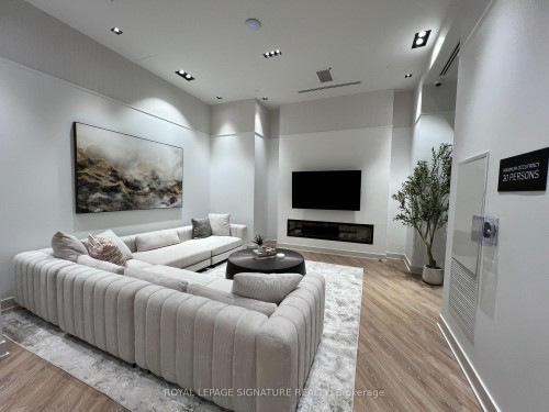 1001-2088 James Street, Burlington, ON - Indoor Photo Showing Living Room