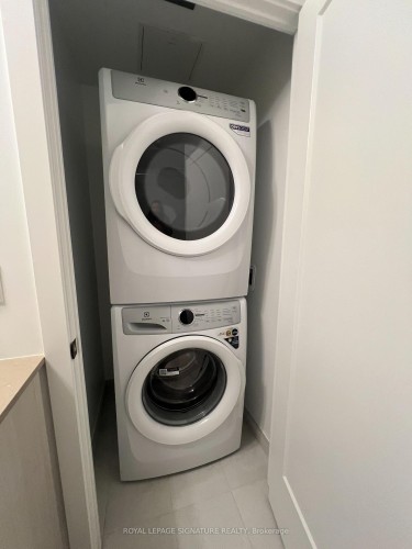 1001-2088 James Street, Burlington, ON - Indoor Photo Showing Laundry Room