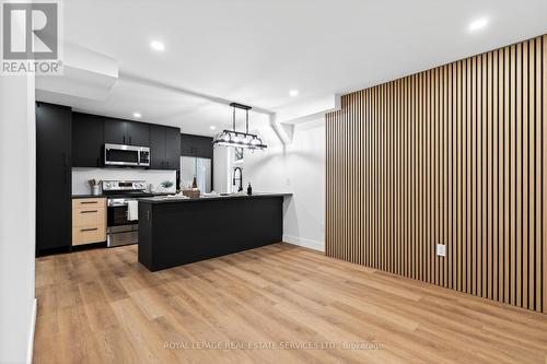 8 Whitfield Avenue, Hamilton, ON - Indoor Photo Showing Kitchen