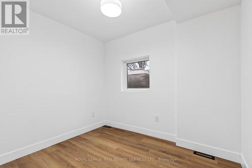 8 Whitfield Avenue, Hamilton, ON - Indoor Photo Showing Other Room