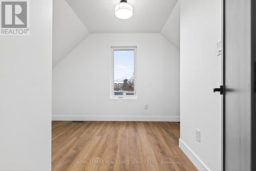 8 Whitfield Avenue, Hamilton, ON - Indoor Photo Showing Other Room
