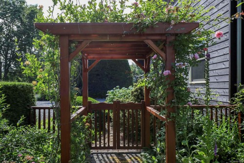 3713 Dove Creek Rd, Courtenay, BC 