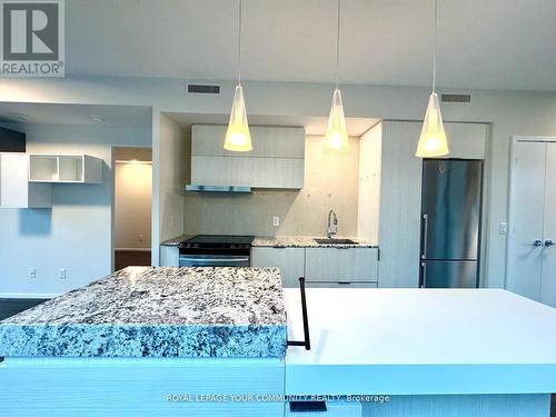 416 - 101 Charles Street E, Toronto, ON - Indoor Photo Showing Kitchen