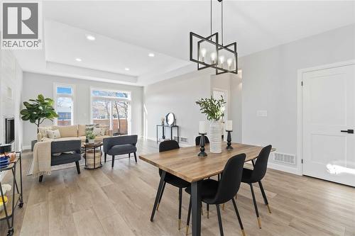 219 Essex Street, Sarnia, ON - Indoor Photo Showing Dining Room
