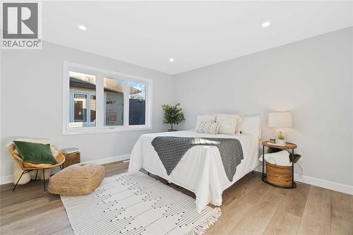 219 Essex Street, Sarnia, ON - Indoor Photo Showing Bedroom