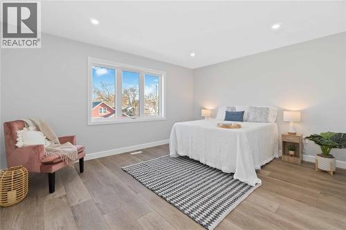 219 Essex Street, Sarnia, ON - Indoor Photo Showing Bedroom