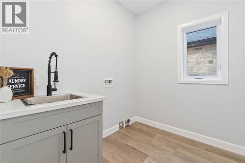 219 Essex Street, Sarnia, ON - Indoor