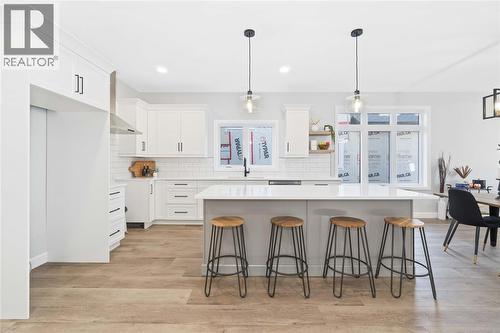 219 Essex Street, Sarnia, ON - Indoor Photo Showing Kitchen With Upgraded Kitchen