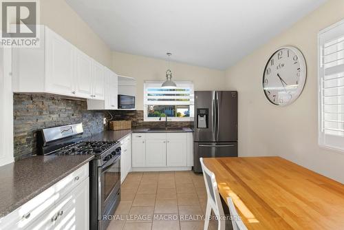 17 Carmen Avenue, Hamilton, ON - Indoor Photo Showing Kitchen
