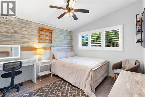 17 Carmen Avenue, Hamilton, ON - Indoor Photo Showing Bedroom