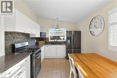 17 Carmen Avenue, Hamilton, ON - Indoor Photo Showing Kitchen