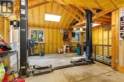 Garage with a heating unit - 