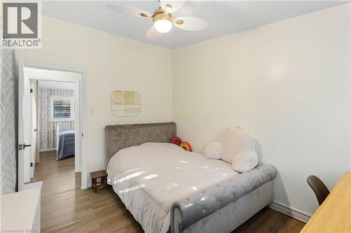17 Carmen Avenue, Hamilton, ON - Indoor Photo Showing Bedroom