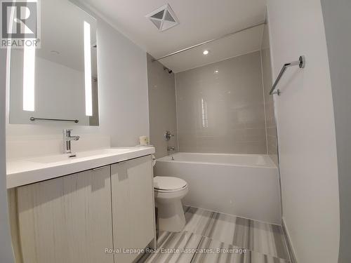 1332 - 5 Mabelle Avenue, Toronto, ON - Indoor Photo Showing Bathroom