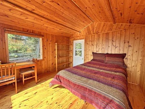 Eagles Nest, Northern Light Lake, ON - Indoor Photo Showing Bedroom