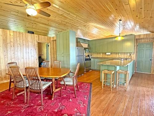 Eagles Nest, Northern Light Lake, ON - Indoor Photo Showing Dining Room