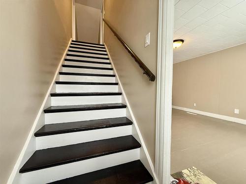 340 Francis Street E, Thunder Bay, ON - Indoor Photo Showing Other Room